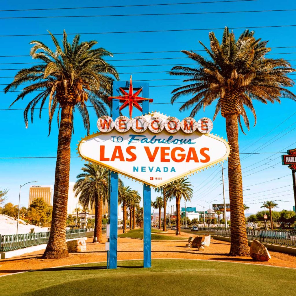Las Vegas – najľudnatejšie mesto v štáte Nevada sa preslávilo svojim pozitívnym vzťahom k hazardným hrám. Foto: Pexels.